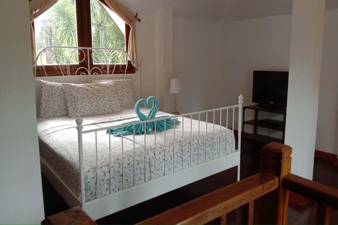 C12-bed-re