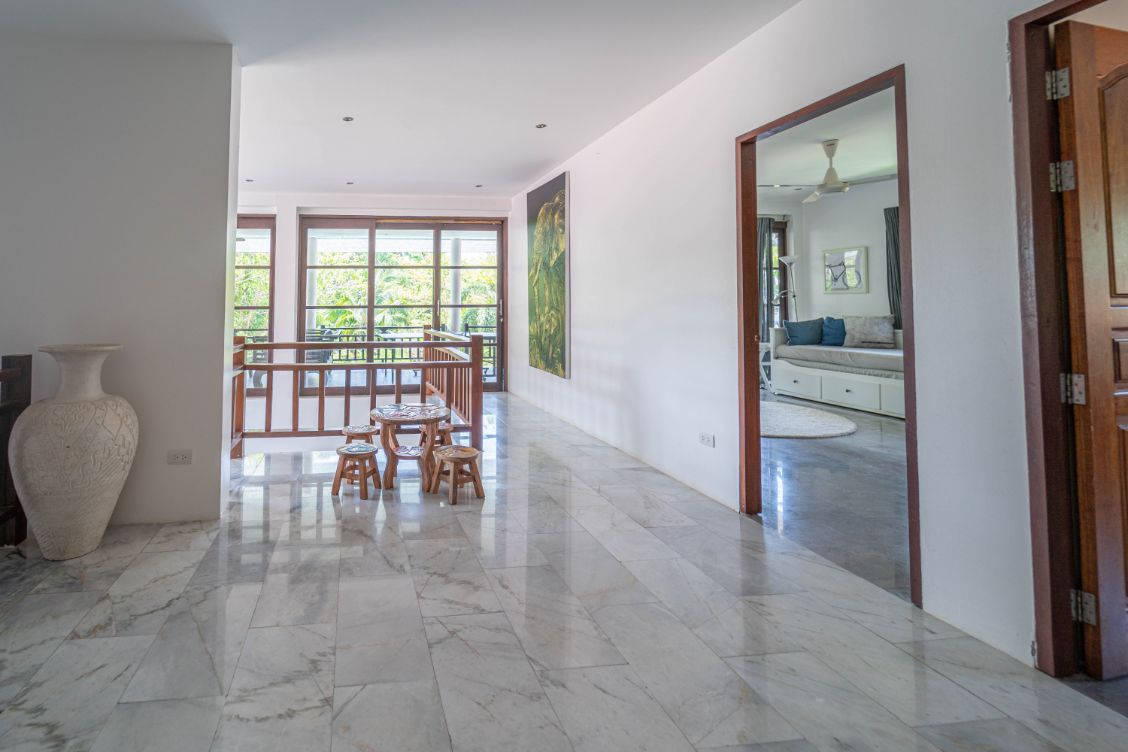 C8-hall-crop